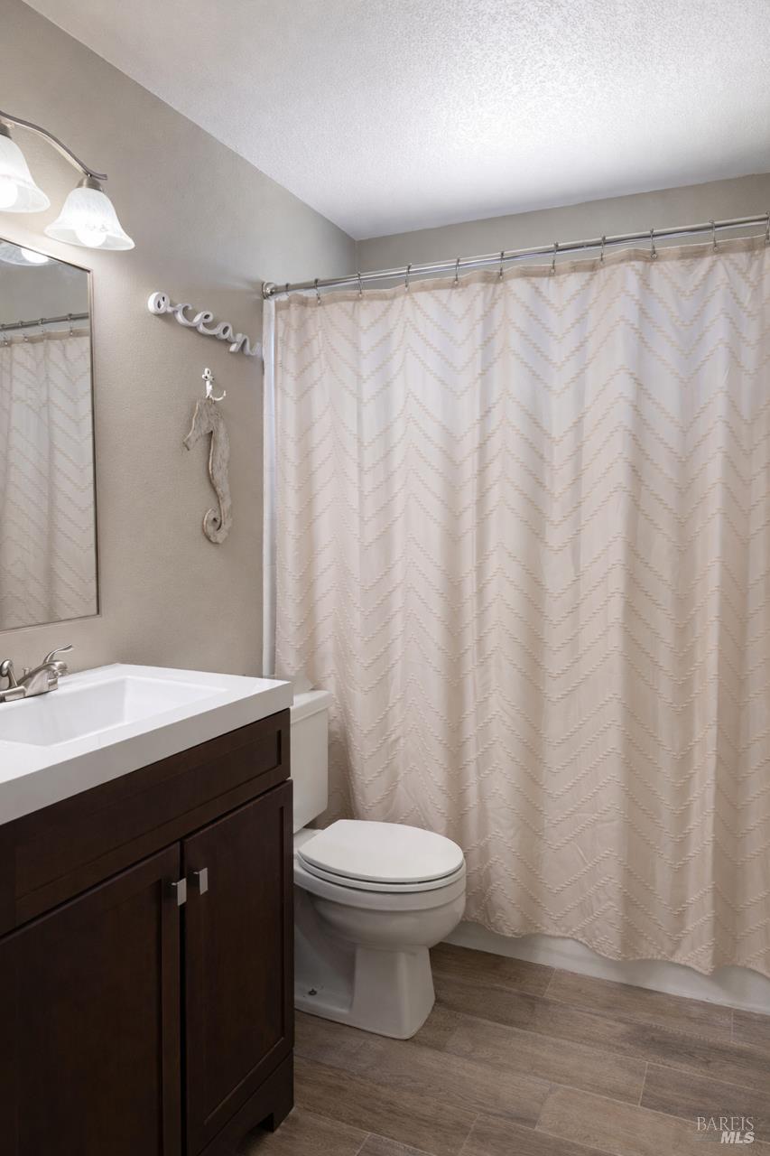 Detail Gallery Image 11 of 15 For 406 Lupine Cir, Vacaville,  CA 95687 - 3 Beds | 2/1 Baths