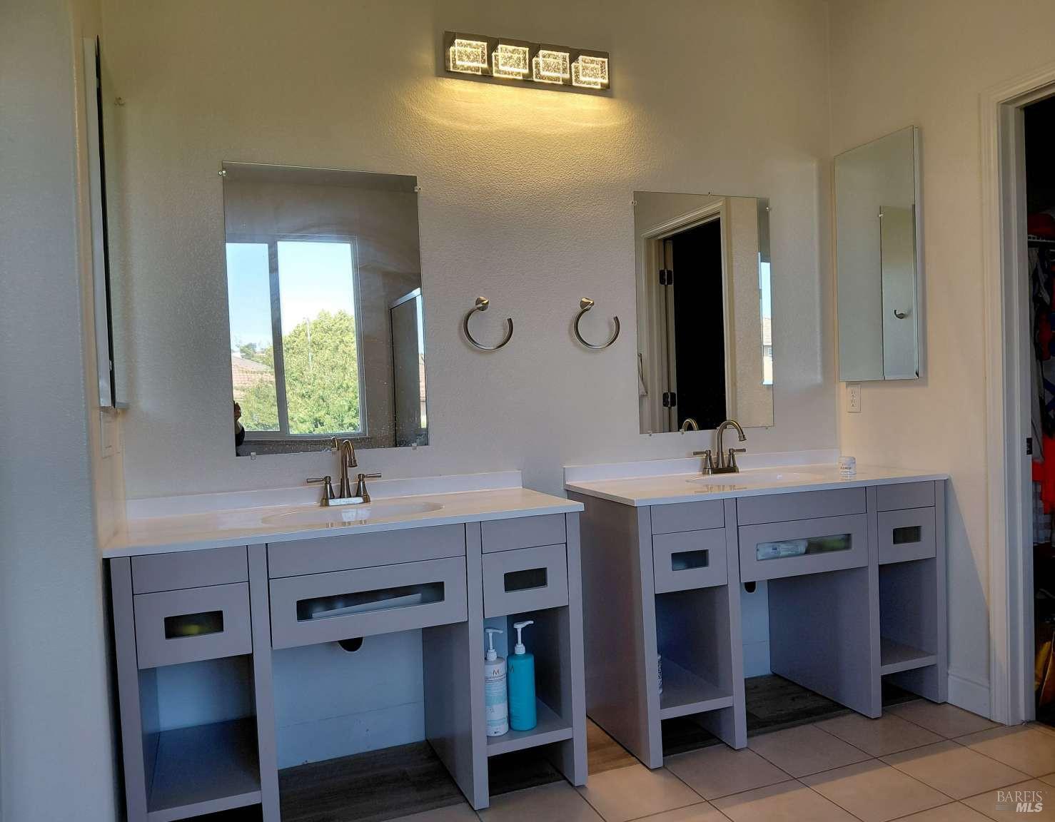 Detail Gallery Image 17 of 26 For 528 Wetlands Edge Rd, American Canyon,  CA 94503 - 4 Beds | 2/1 Baths