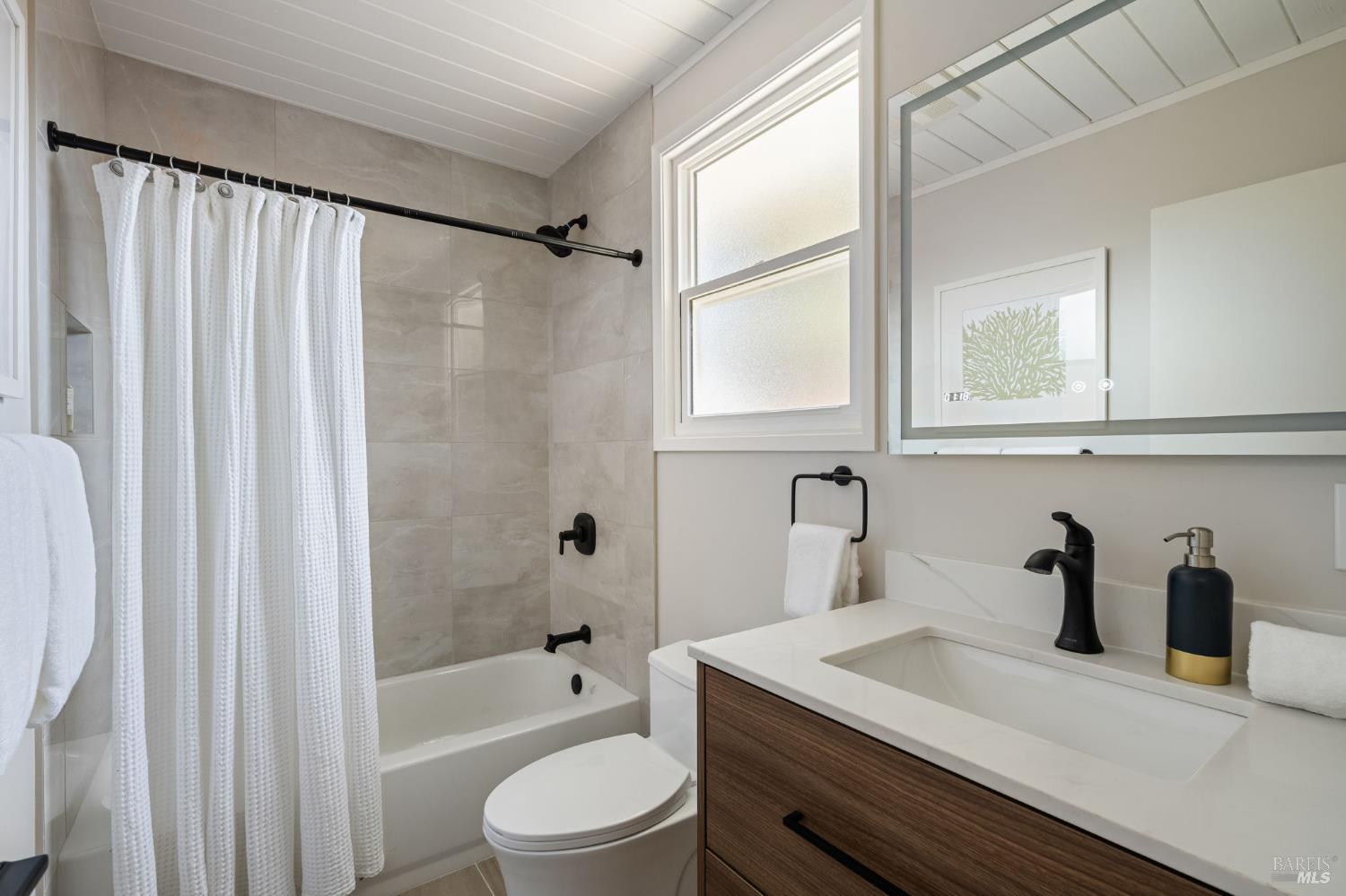 Detail Gallery Image 22 of 27 For 776 Montecillo Rd, San Rafael,  CA 94903 - 3 Beds | 2 Baths