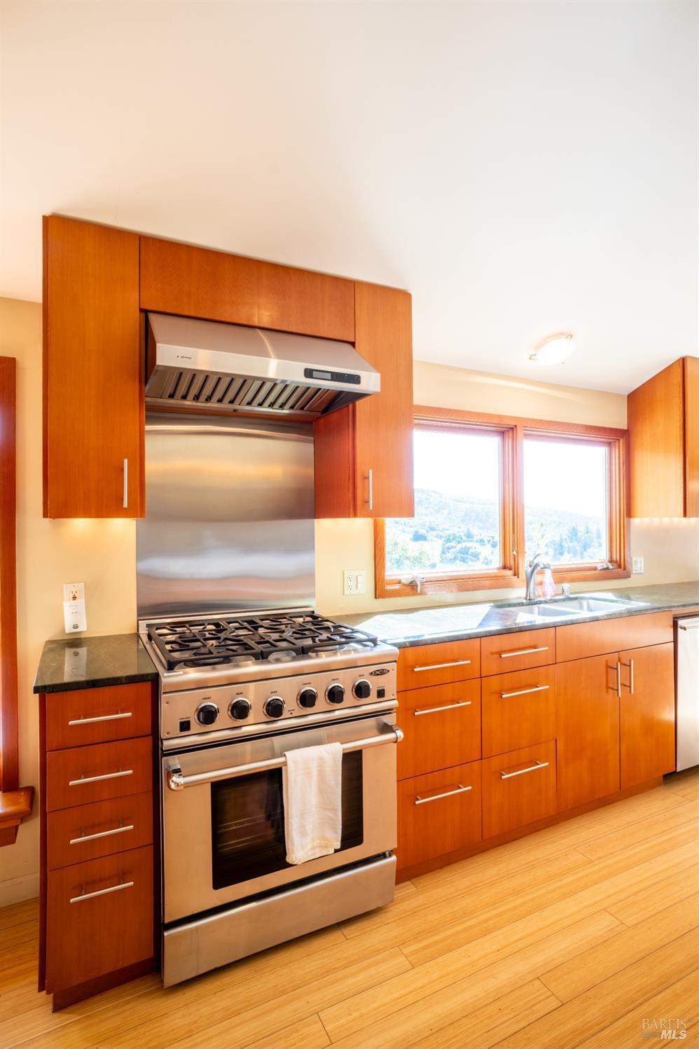 Detail Gallery Image 20 of 49 For 452 Chestnut Ave, Sonoma,  CA 95476 - 3 Beds | 2 Baths