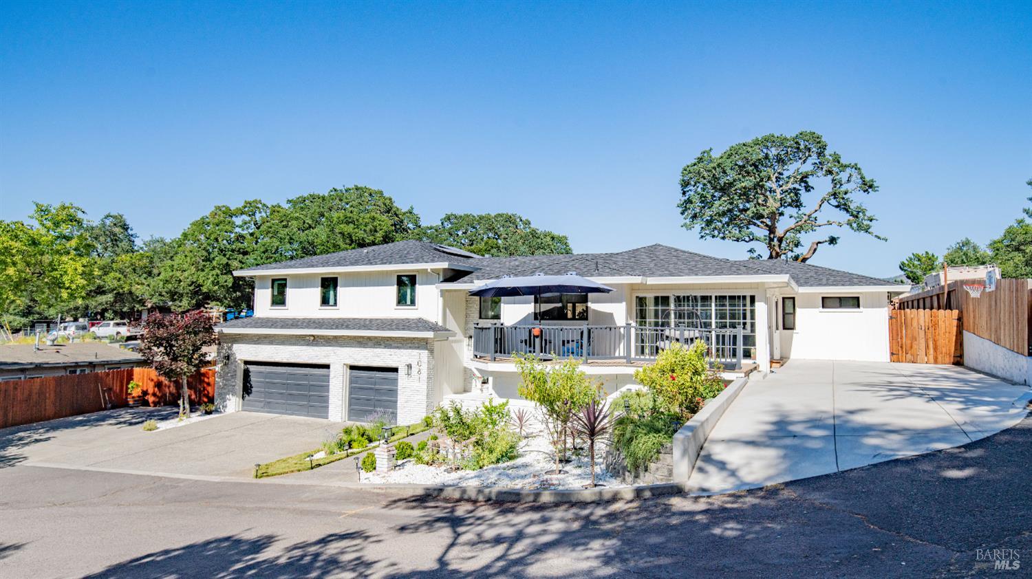 Detail Gallery Image 6 of 91 For 1081 Tamarisk Dr a,  Napa,  CA 94559 - 4 Beds | 3/1 Baths