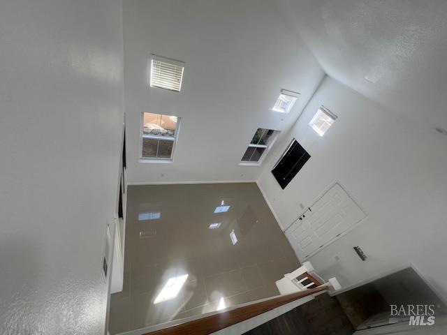 Detail Gallery Image 6 of 21 For 105 San Gabriel Ct, San Pablo,  CA 94806 - 3 Beds | 3 Baths