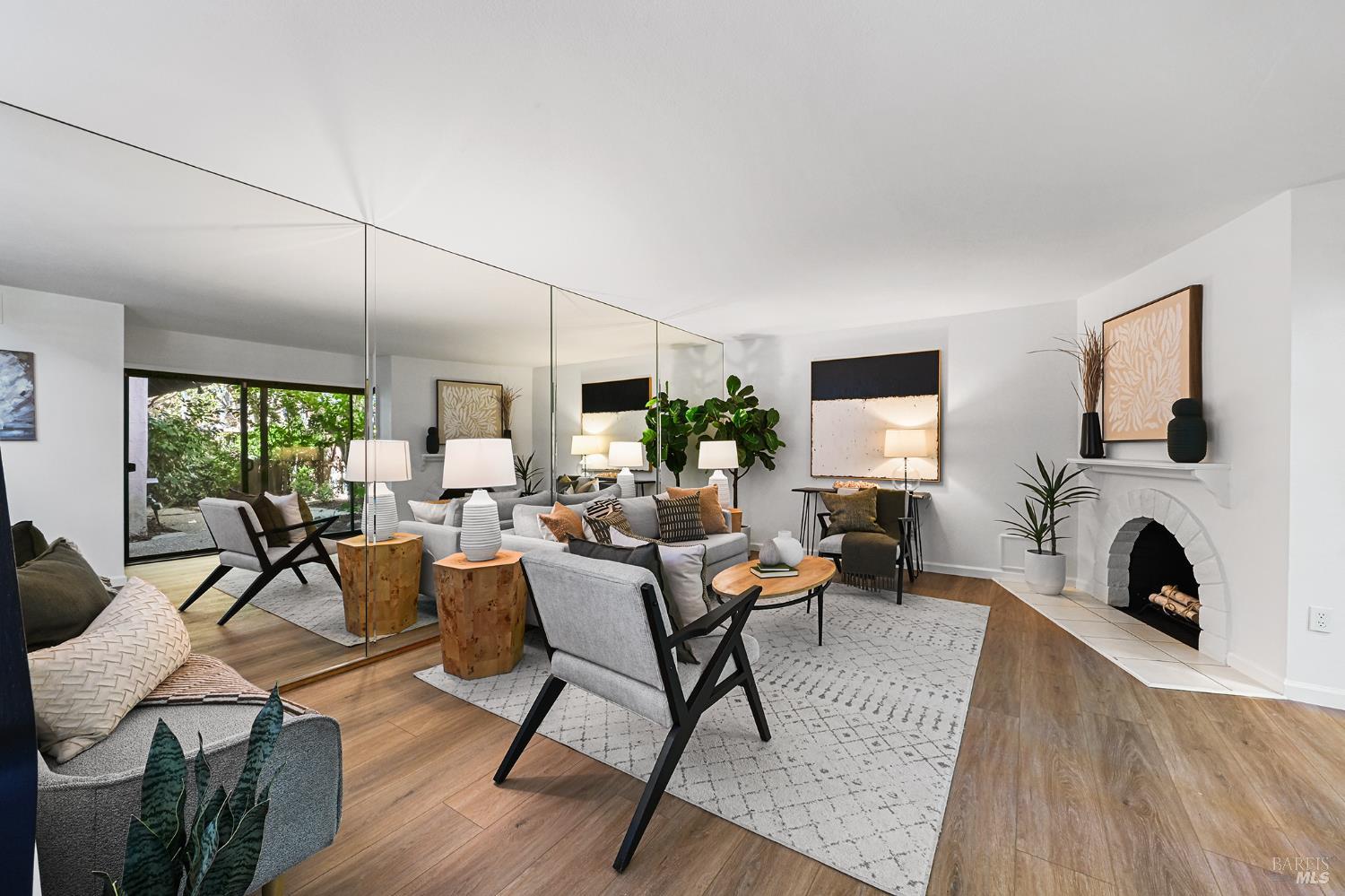 Detail Gallery Image 11 of 37 For 91 Grande Paseo Unkn, San Rafael,  CA 94903 - 4 Beds | 2/1 Baths