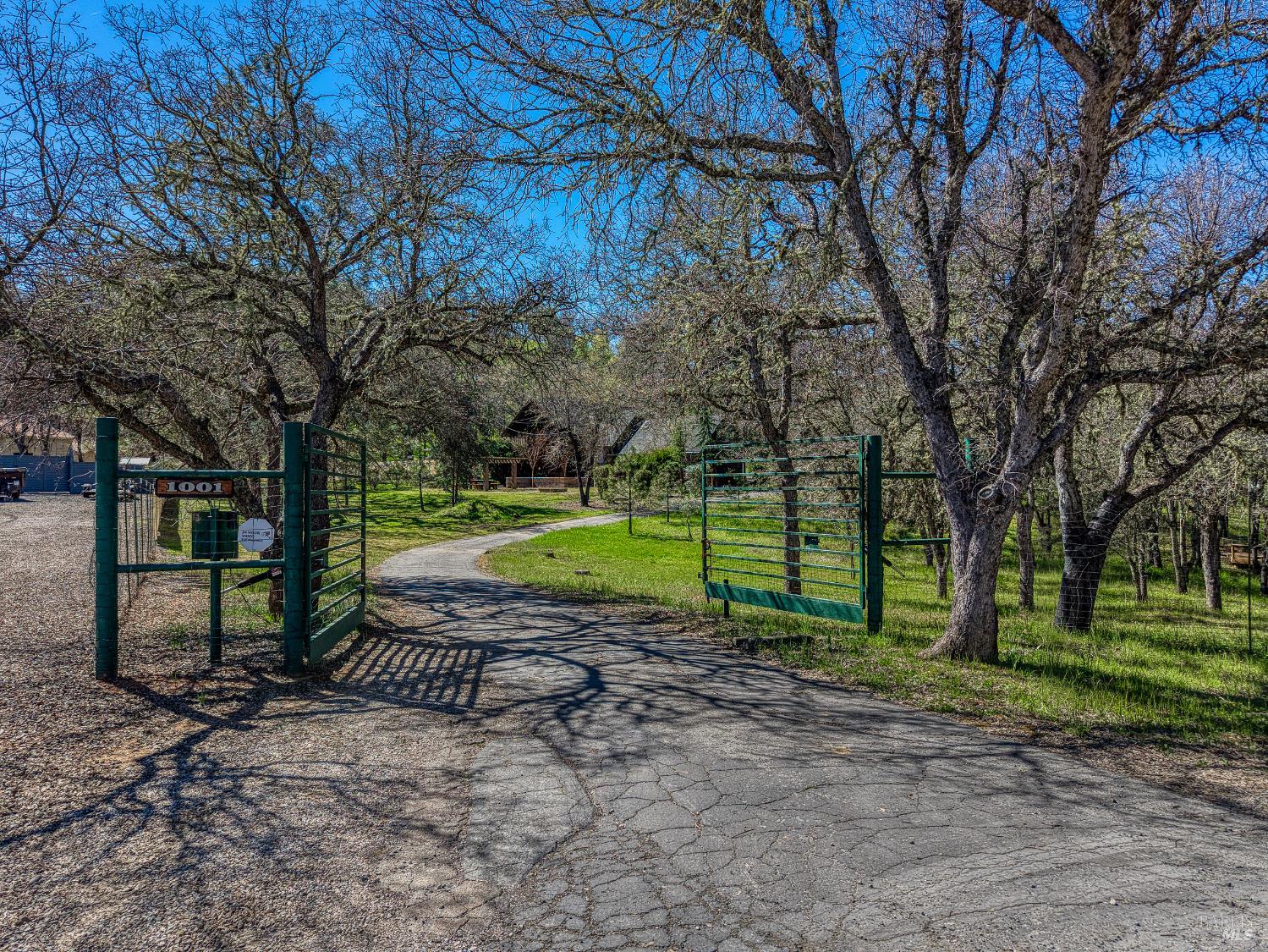Detail Gallery Image 4 of 75 For 1001 Louis Way, Lakeport,  CA 95453 - 3 Beds | 2/1 Baths