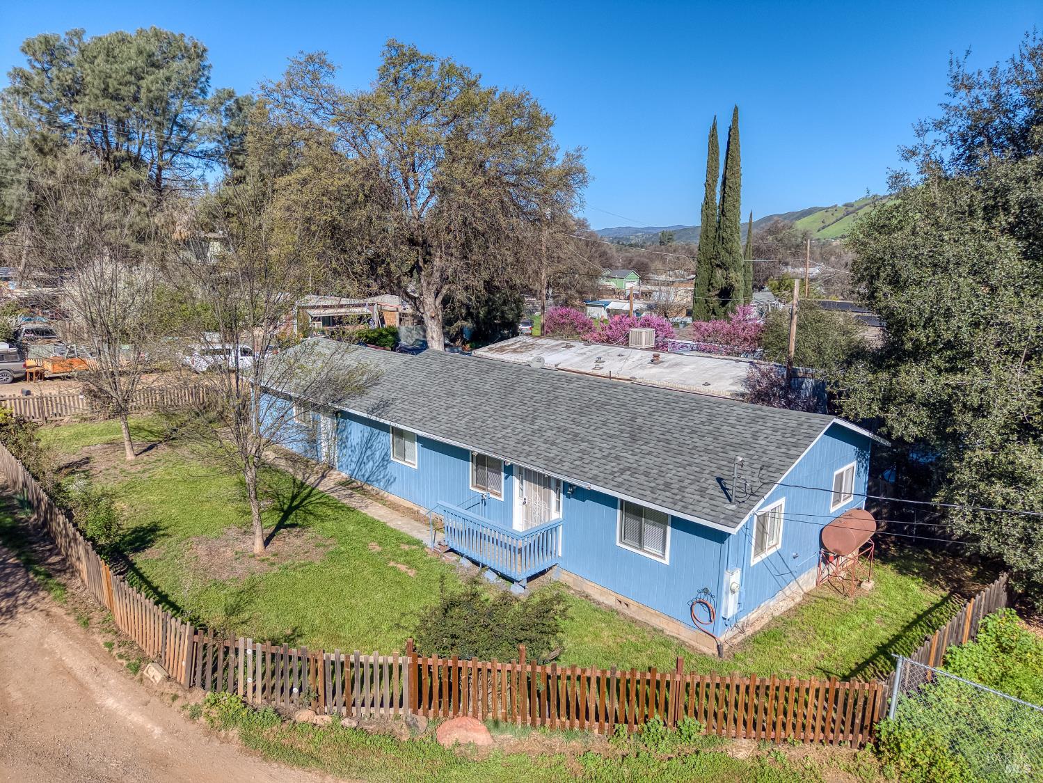 Detail Gallery Image 6 of 40 For 3990 Manchester Ave, Clearlake,  CA 95422 - 3 Beds | 1 Baths