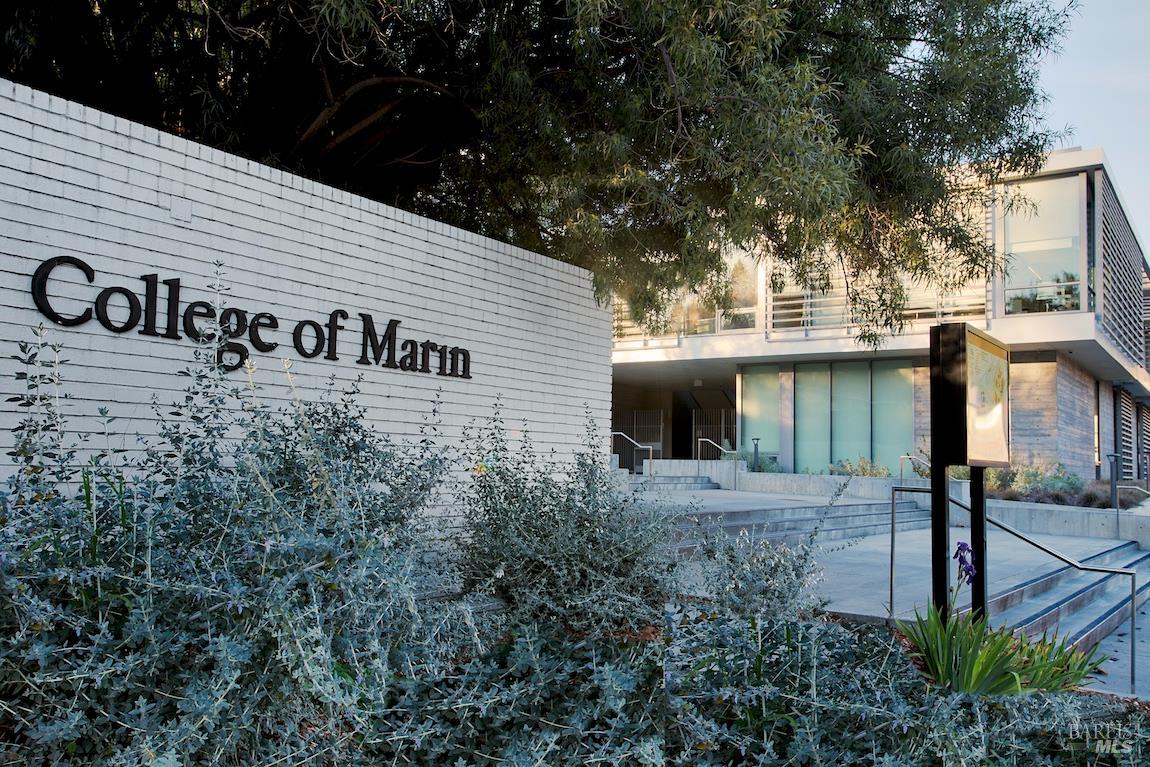 Detail Gallery Image 26 of 27 For 31 Ross Ter, Kentfield,  CA 94904 - 4 Beds | 4/1 Baths