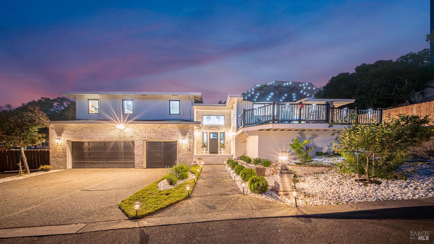 Detail Gallery Image 2 of 91 For 1081 Tamarisk Dr a,  Napa,  CA 94559 - 4 Beds | 3/1 Baths