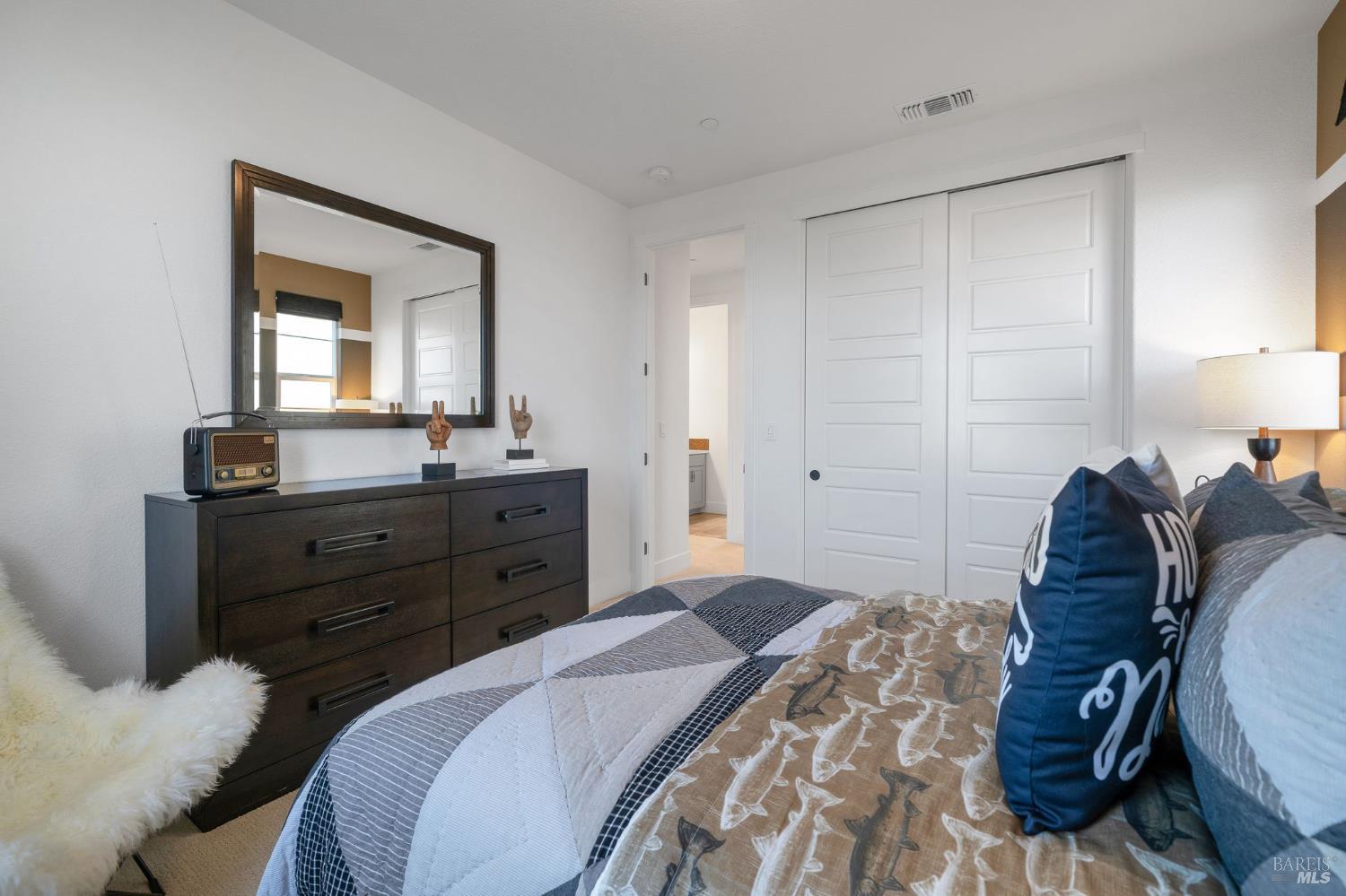 Detail Gallery Image 34 of 39 For 516 Eagle Cir, Oakley,  CA 94561 - 5 Beds | 3 Baths