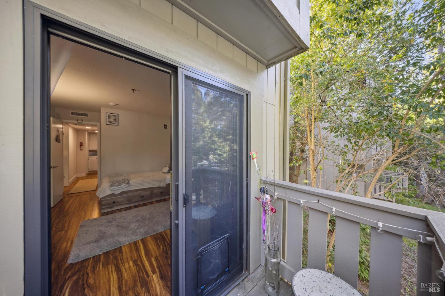 Detail Gallery Image 30 of 32 For 166 Pelican Ln, Novato,  CA 94949 - 4 Beds | 2/1 Baths