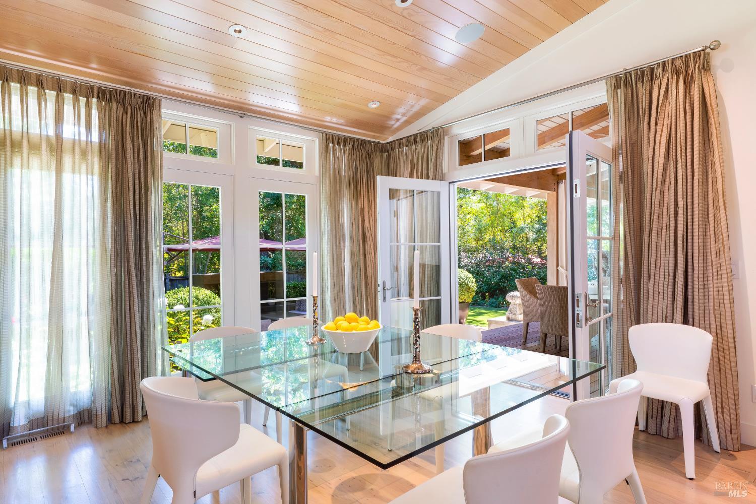 Detail Gallery Image 11 of 52 For 1551 Spring St, Saint Helena,  CA 94574 - 4 Beds | 4/1 Baths