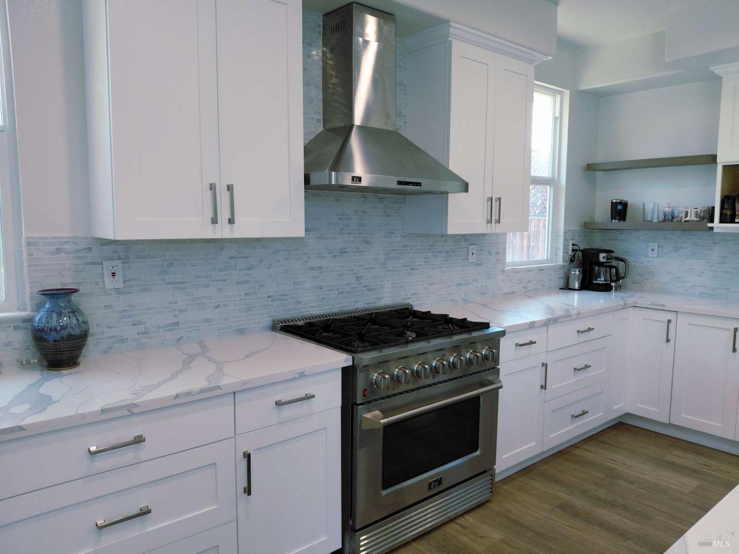 Detail Gallery Image 13 of 26 For 528 Wetlands Edge Rd, American Canyon,  CA 94503 - 4 Beds | 2/1 Baths