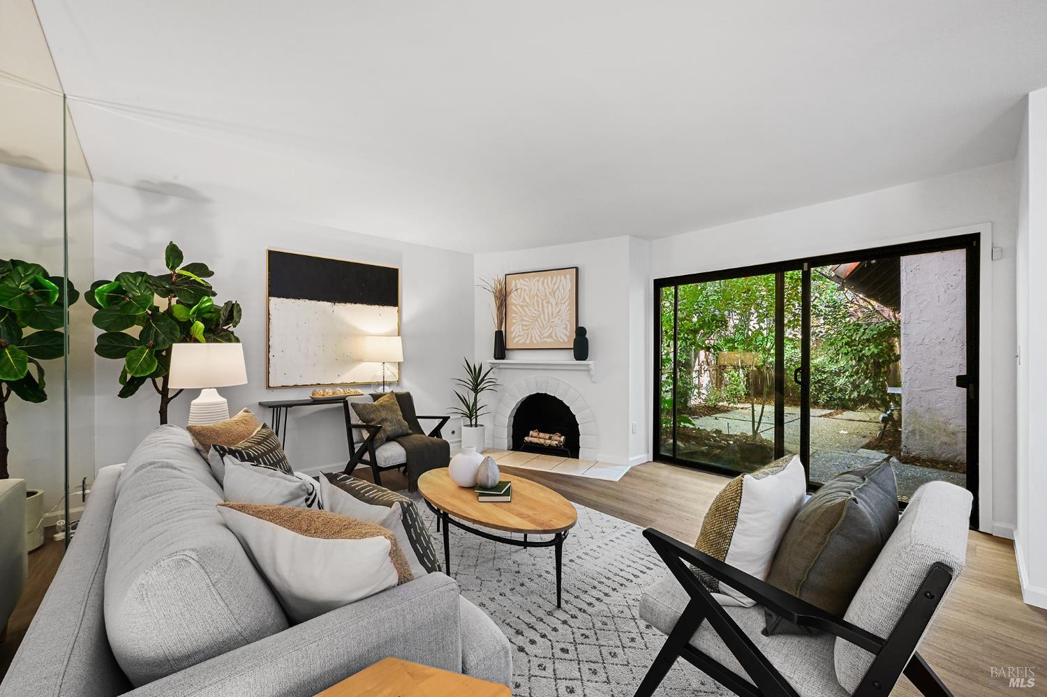 Detail Gallery Image 13 of 37 For 91 Grande Paseo Unkn, San Rafael,  CA 94903 - 4 Beds | 2/1 Baths