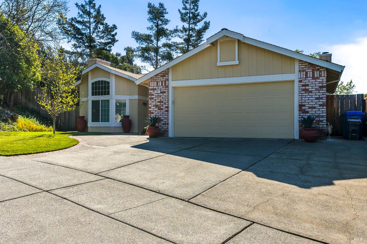 Detail Gallery Image 2 of 56 For 3321 Stratford Ct, Napa,  CA 94558 - 3 Beds | 2 Baths