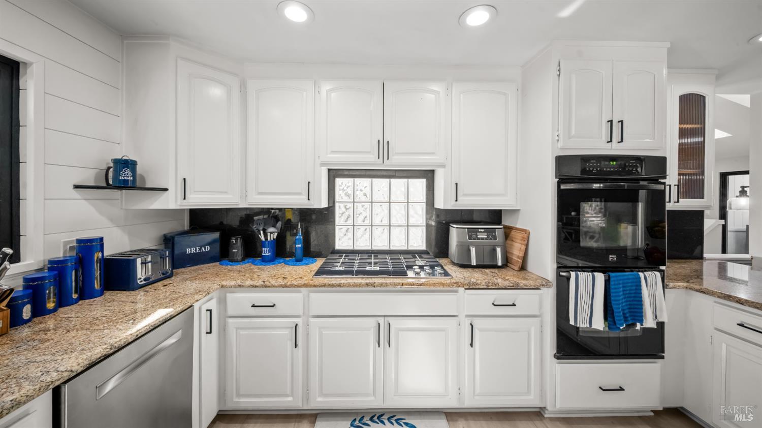 Detail Gallery Image 22 of 91 For 1081 Tamarisk Dr a,  Napa,  CA 94559 - 4 Beds | 3/1 Baths