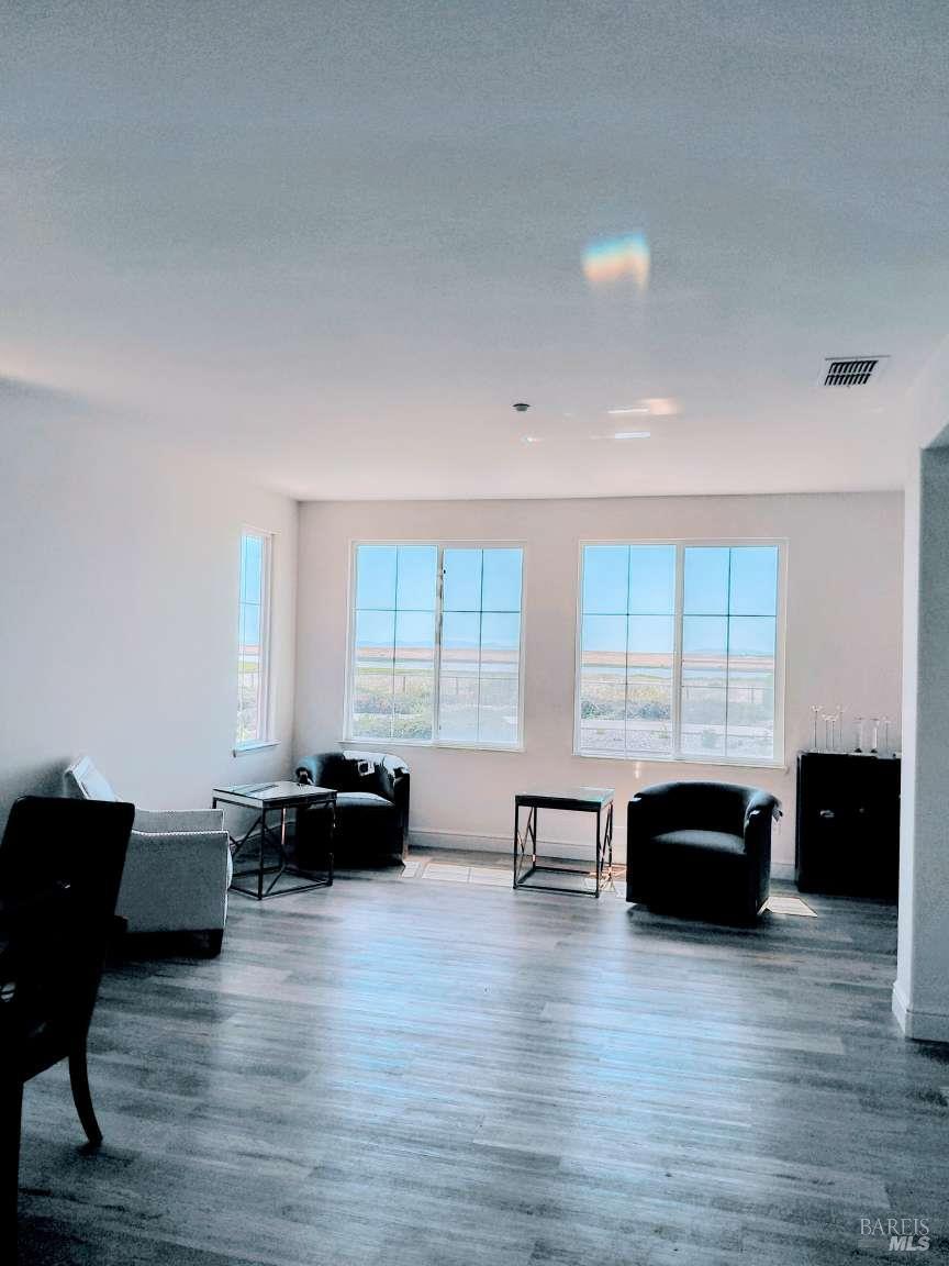 Detail Gallery Image 24 of 26 For 528 Wetlands Edge Rd, American Canyon,  CA 94503 - 4 Beds | 2/1 Baths