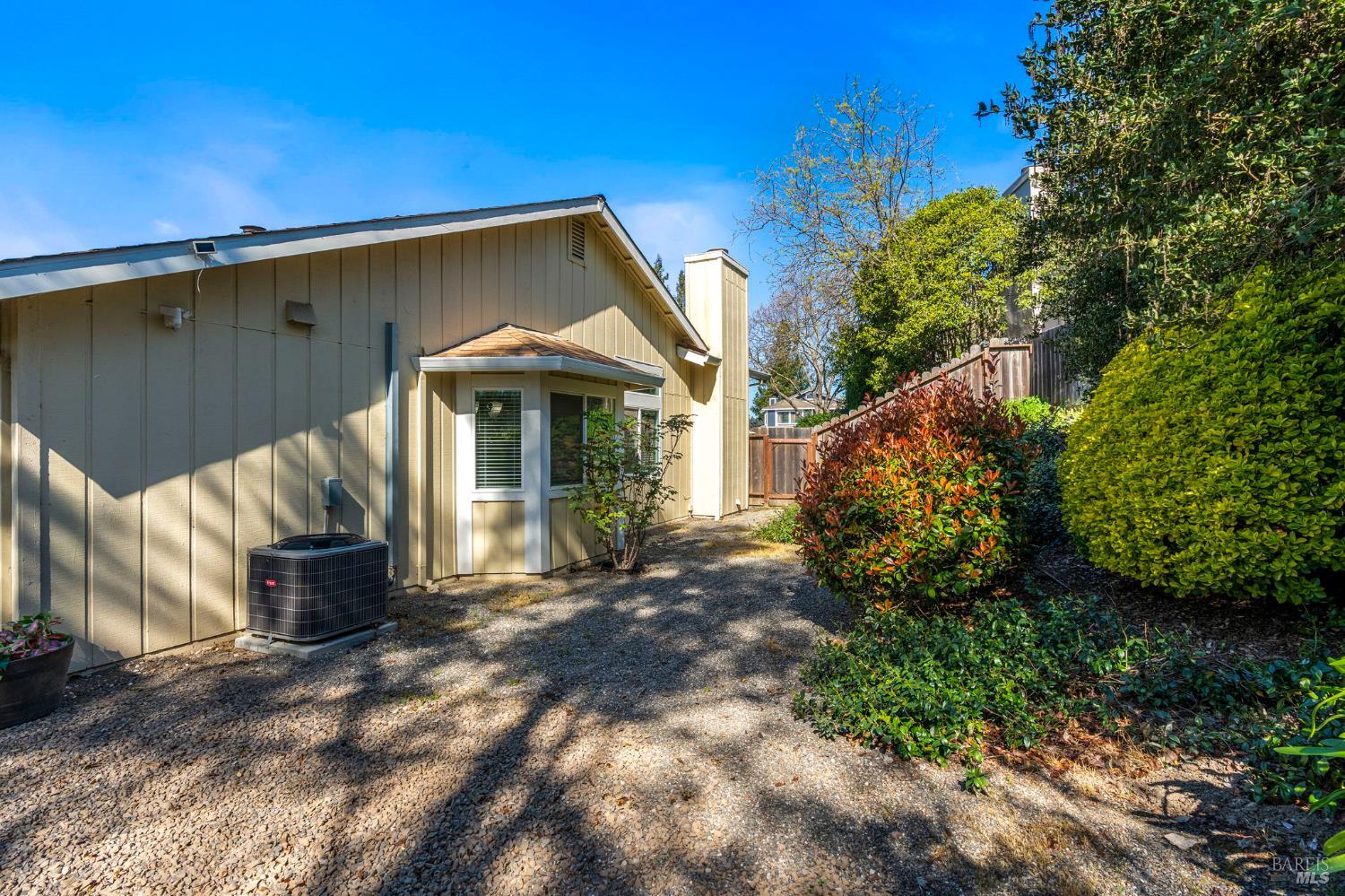 Detail Gallery Image 47 of 56 For 3321 Stratford Ct, Napa,  CA 94558 - 3 Beds | 2 Baths