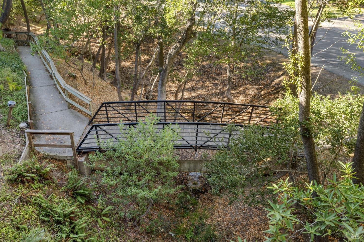 Detail Gallery Image 31 of 32 For 166 Pelican Ln, Novato,  CA 94949 - 4 Beds | 2/1 Baths