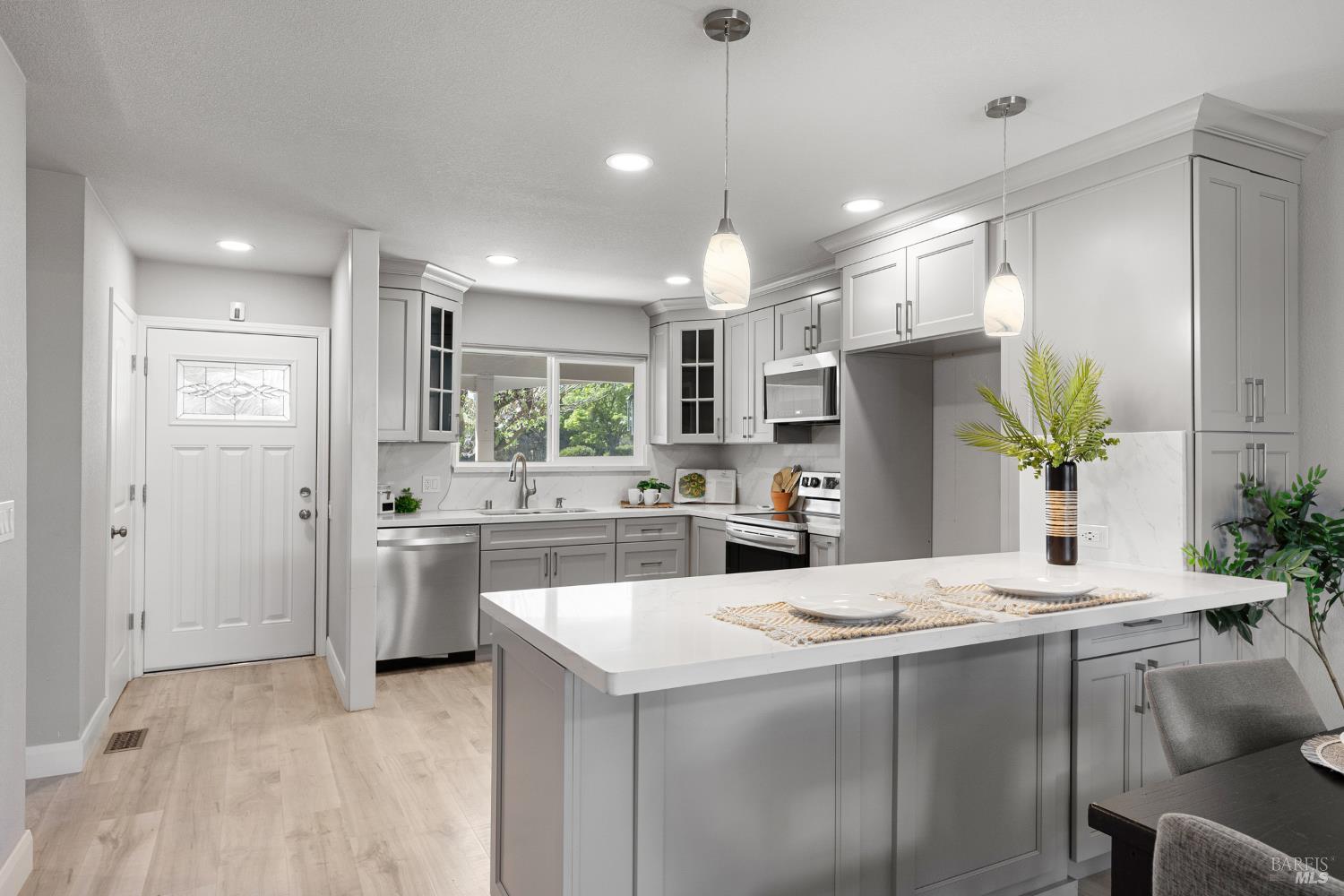 Detail Gallery Image 8 of 26 For 121 Sequoia Dr, Vacaville,  CA 95687 - 1 Beds | 1 Baths