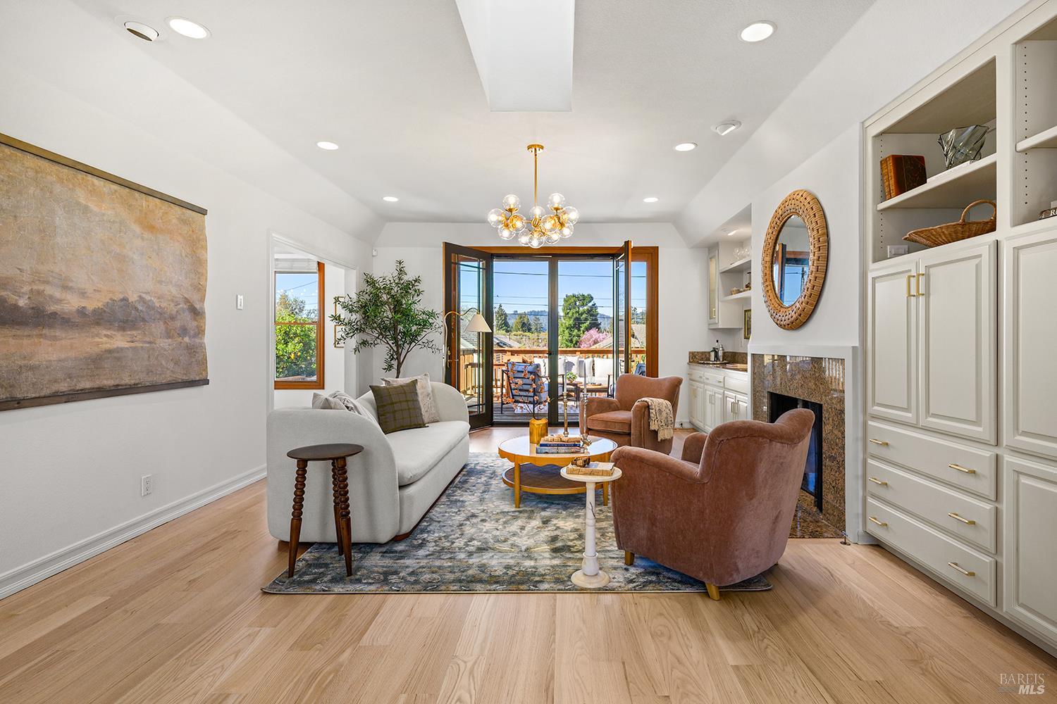 Detail Gallery Image 16 of 61 For 735 Johnson St, Healdsburg,  CA 95448 - 3 Beds | 2 Baths