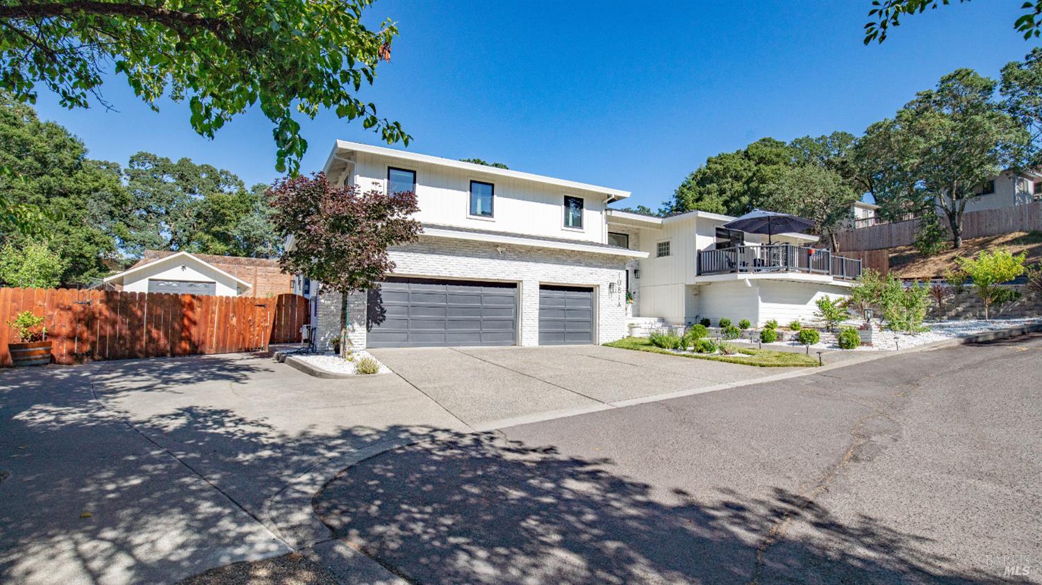 Detail Gallery Image 5 of 91 For 1081 Tamarisk Dr a,  Napa,  CA 94559 - 4 Beds | 3/1 Baths