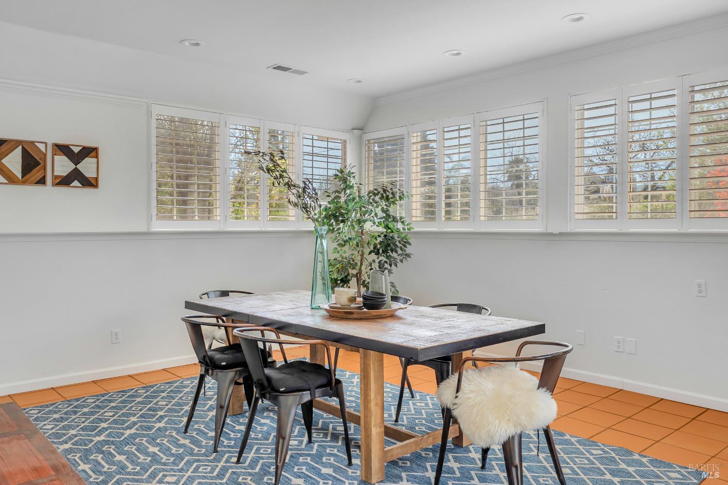 Detail Gallery Image 8 of 41 For 8854 Egg Farm Ln, Kenwood,  CA 95452 - 5 Beds | 3 Baths