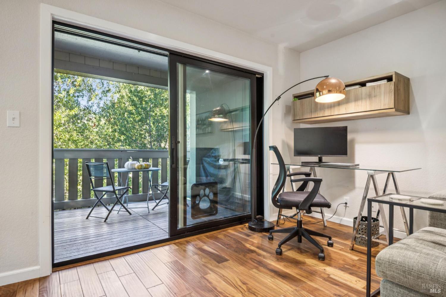 Detail Gallery Image 6 of 32 For 166 Pelican Ln, Novato,  CA 94949 - 4 Beds | 2/1 Baths