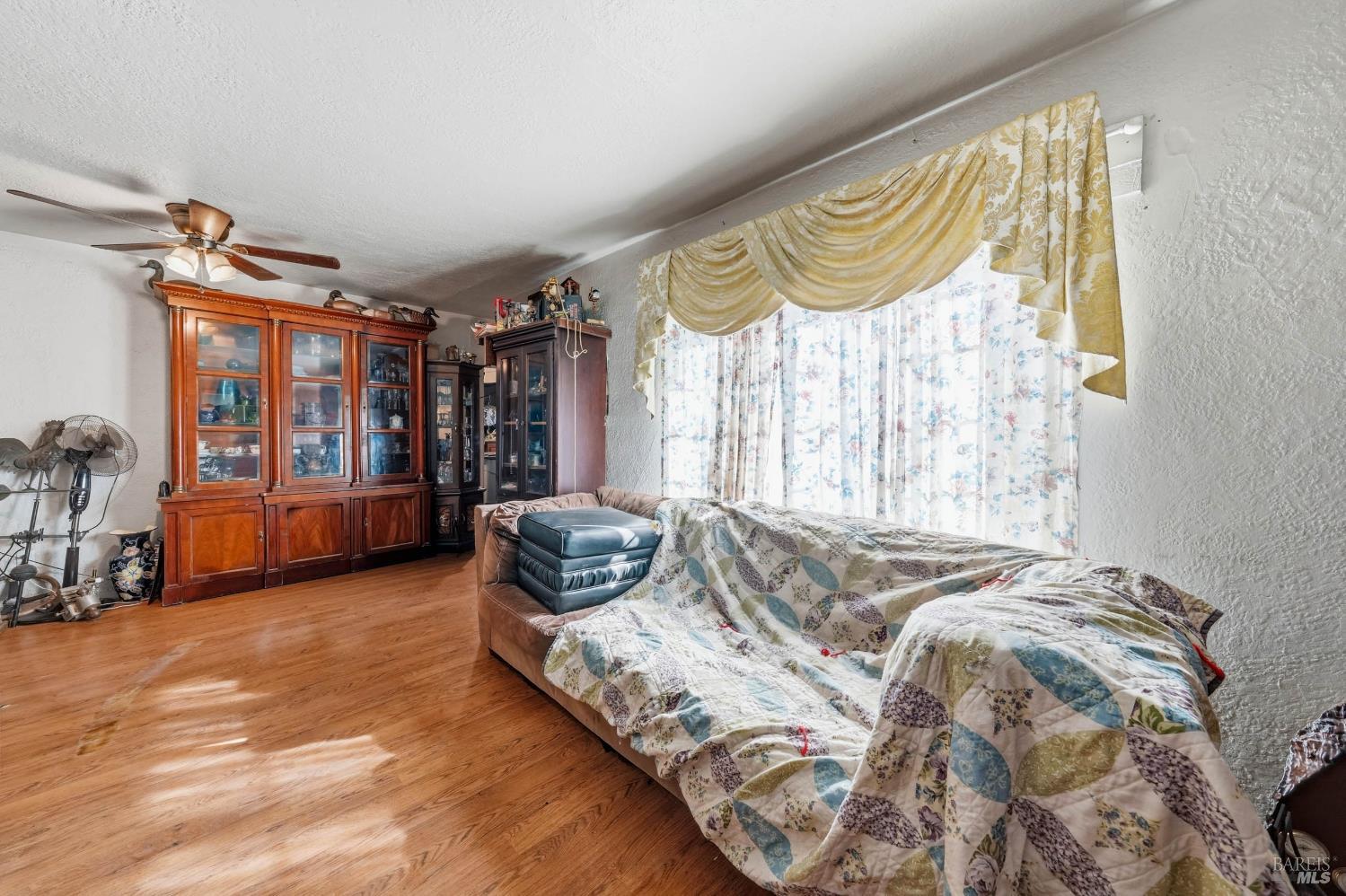 Detail Gallery Image 4 of 26 For 21129 Santa Clara Rd, Middletown,  CA 95461 - 3 Beds | 1/1 Baths