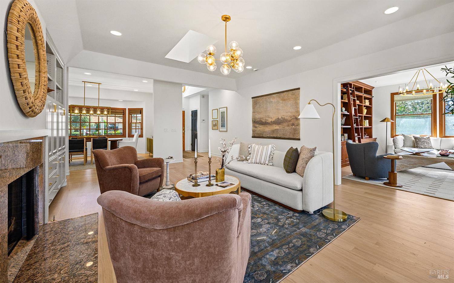 Detail Gallery Image 5 of 61 For 735 Johnson St, Healdsburg,  CA 95448 - 3 Beds | 2 Baths