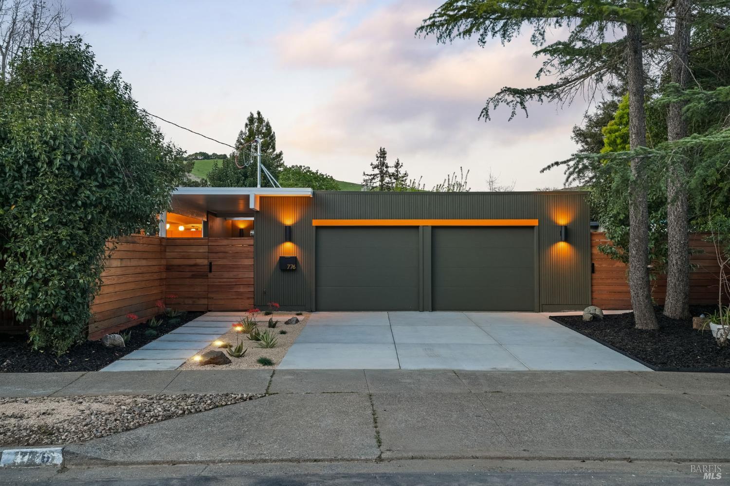 Front Image Thumbnail for BA326021814