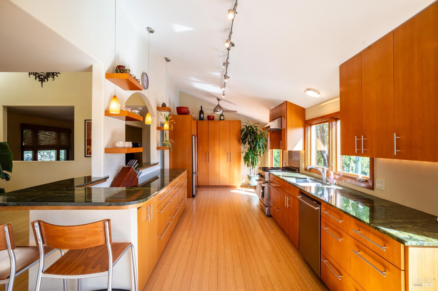 Detail Gallery Image 15 of 49 For 452 Chestnut Ave, Sonoma,  CA 95476 - 3 Beds | 2 Baths