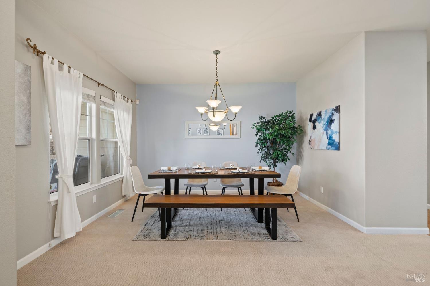 Detail Gallery Image 11 of 72 For 4706 Devonshire Pl, Santa Rosa,  CA 95405 - 5 Beds | 3 Baths