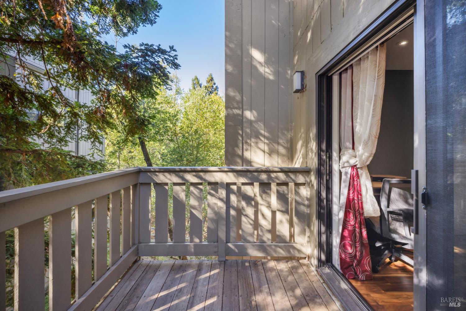 Detail Gallery Image 17 of 32 For 166 Pelican Ln, Novato,  CA 94949 - 4 Beds | 2/1 Baths