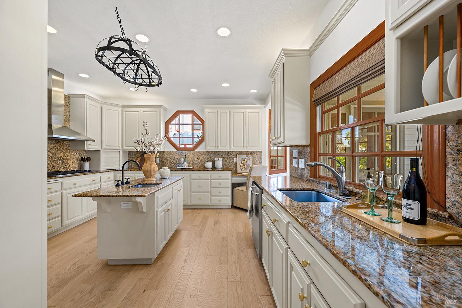 Detail Gallery Image 22 of 61 For 735 Johnson St, Healdsburg,  CA 95448 - 3 Beds | 2 Baths