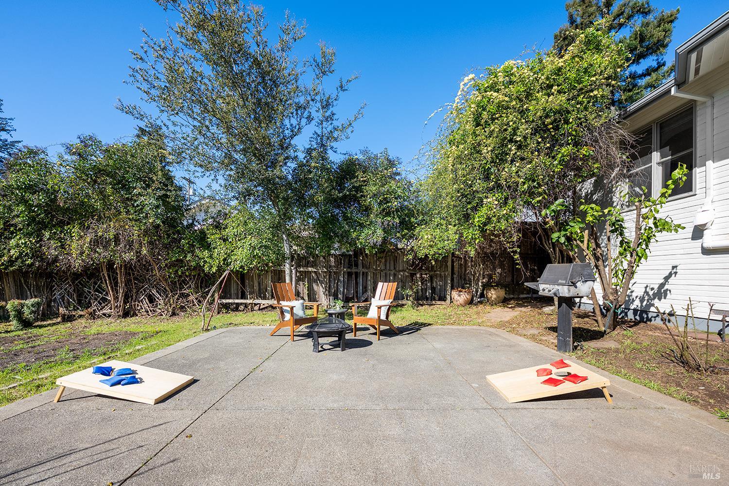 Detail Gallery Image 42 of 61 For 735 Johnson St, Healdsburg,  CA 95448 - 3 Beds | 2 Baths