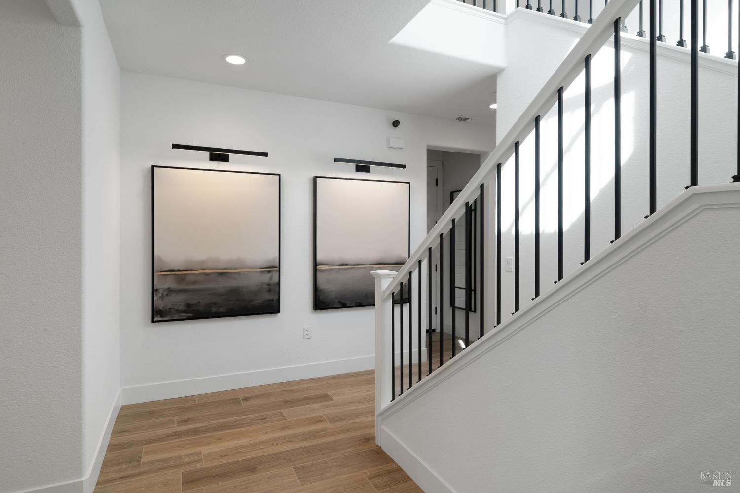 Detail Gallery Image 3 of 39 For 516 Eagle Cir, Oakley,  CA 94561 - 5 Beds | 3 Baths