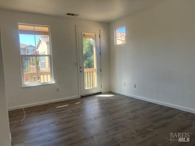 Detail Gallery Image 9 of 21 For 105 San Gabriel Ct, San Pablo,  CA 94806 - 3 Beds | 3 Baths