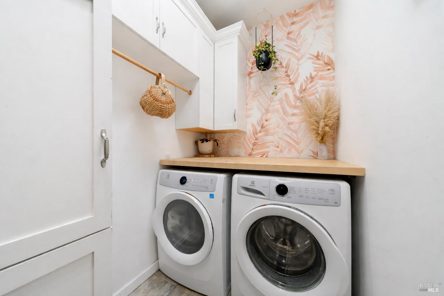 Detail Gallery Image 27 of 90 For 283 Karen Way, Tiburon,  CA 94920 - 4 Beds | 3 Baths