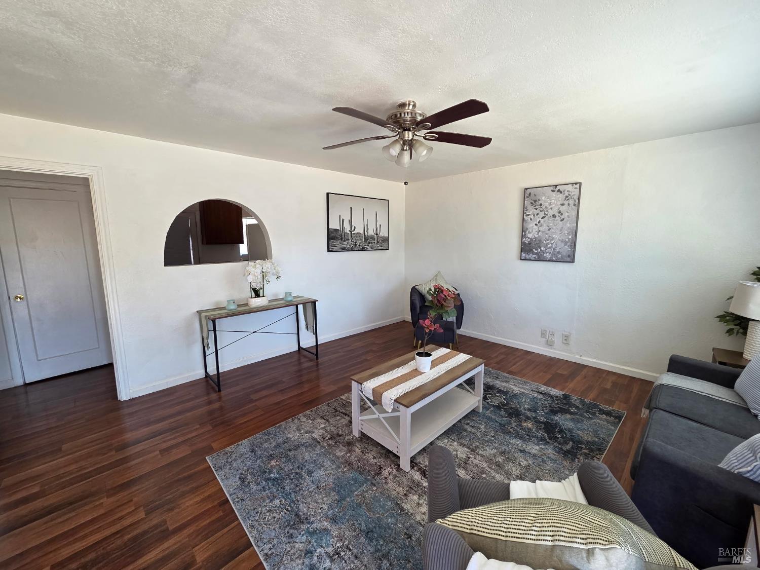 Detail Gallery Image 4 of 10 For 144 Hogan Ave, Vallejo,  CA 94589 - 3 Beds | 1 Baths