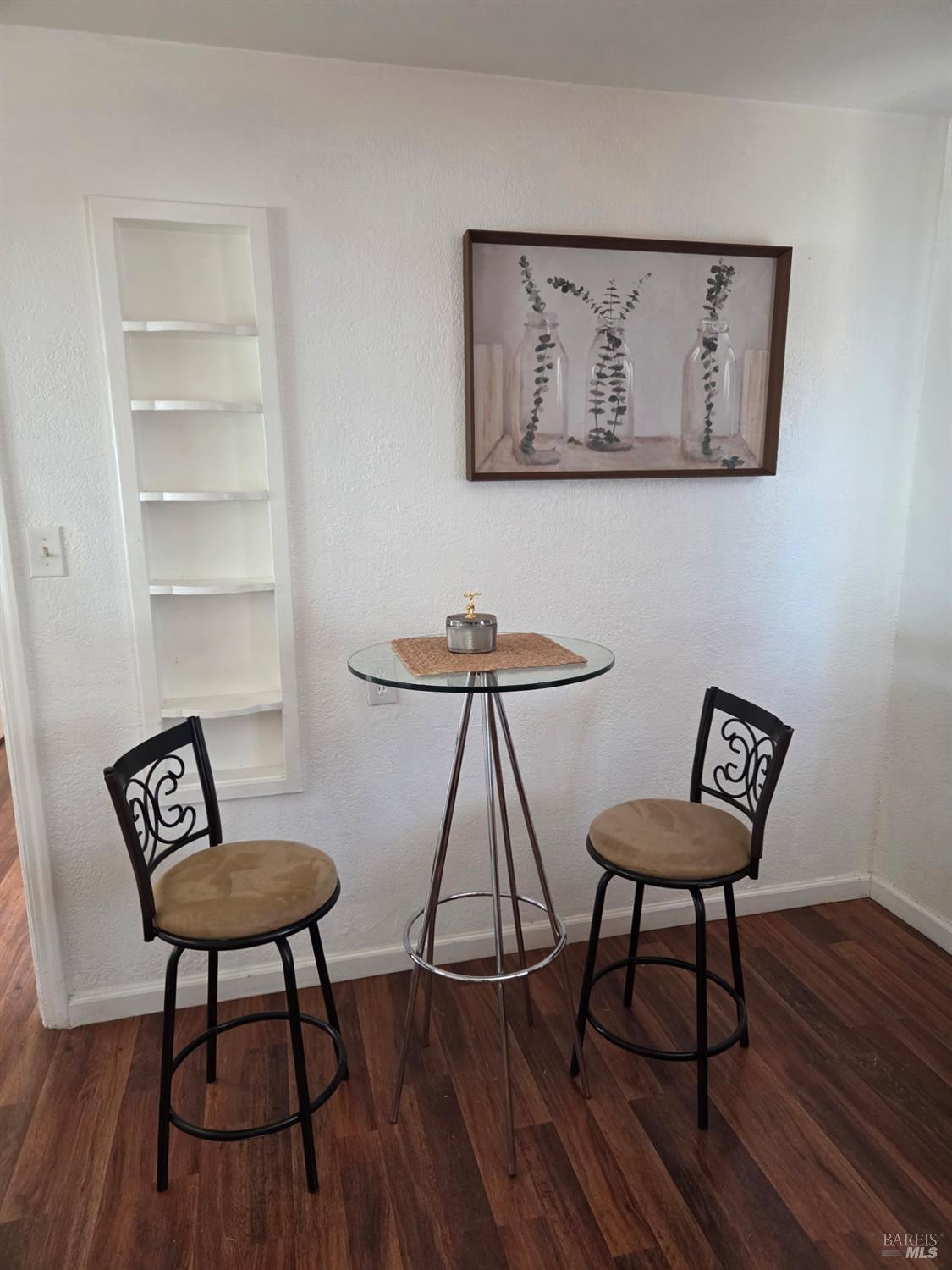 Detail Gallery Image 6 of 10 For 144 Hogan Ave, Vallejo,  CA 94589 - 3 Beds | 1 Baths