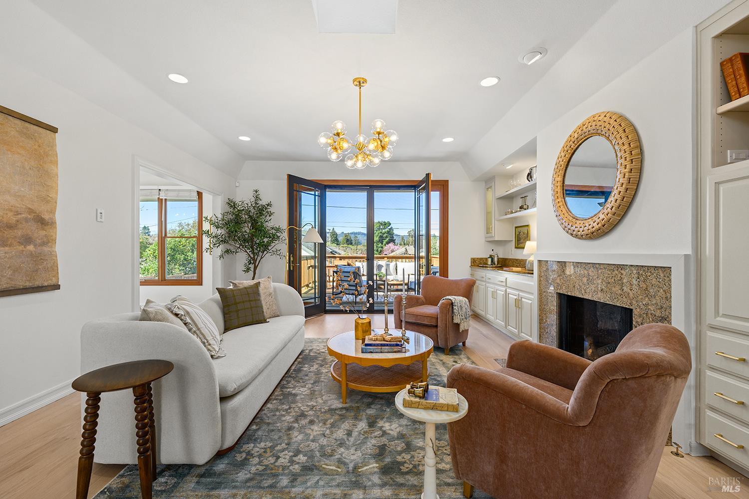 Detail Gallery Image 6 of 61 For 735 Johnson St, Healdsburg,  CA 95448 - 3 Beds | 2 Baths