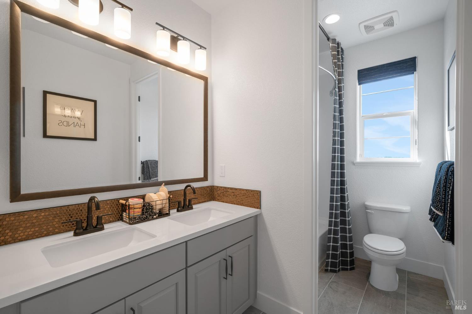 Detail Gallery Image 37 of 39 For 516 Eagle Cir, Oakley,  CA 94561 - 5 Beds | 3 Baths