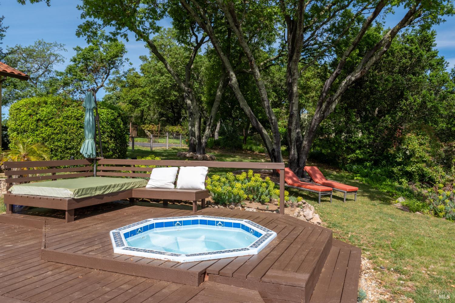 Detail Gallery Image 7 of 49 For 452 Chestnut Ave, Sonoma,  CA 95476 - 3 Beds | 2 Baths