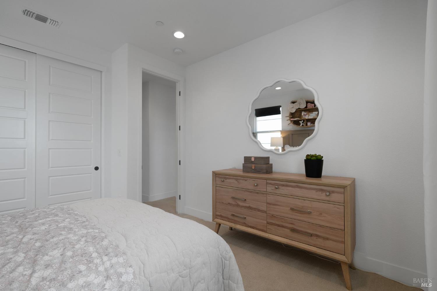 Detail Gallery Image 30 of 39 For 516 Eagle Cir, Oakley,  CA 94561 - 5 Beds | 3 Baths