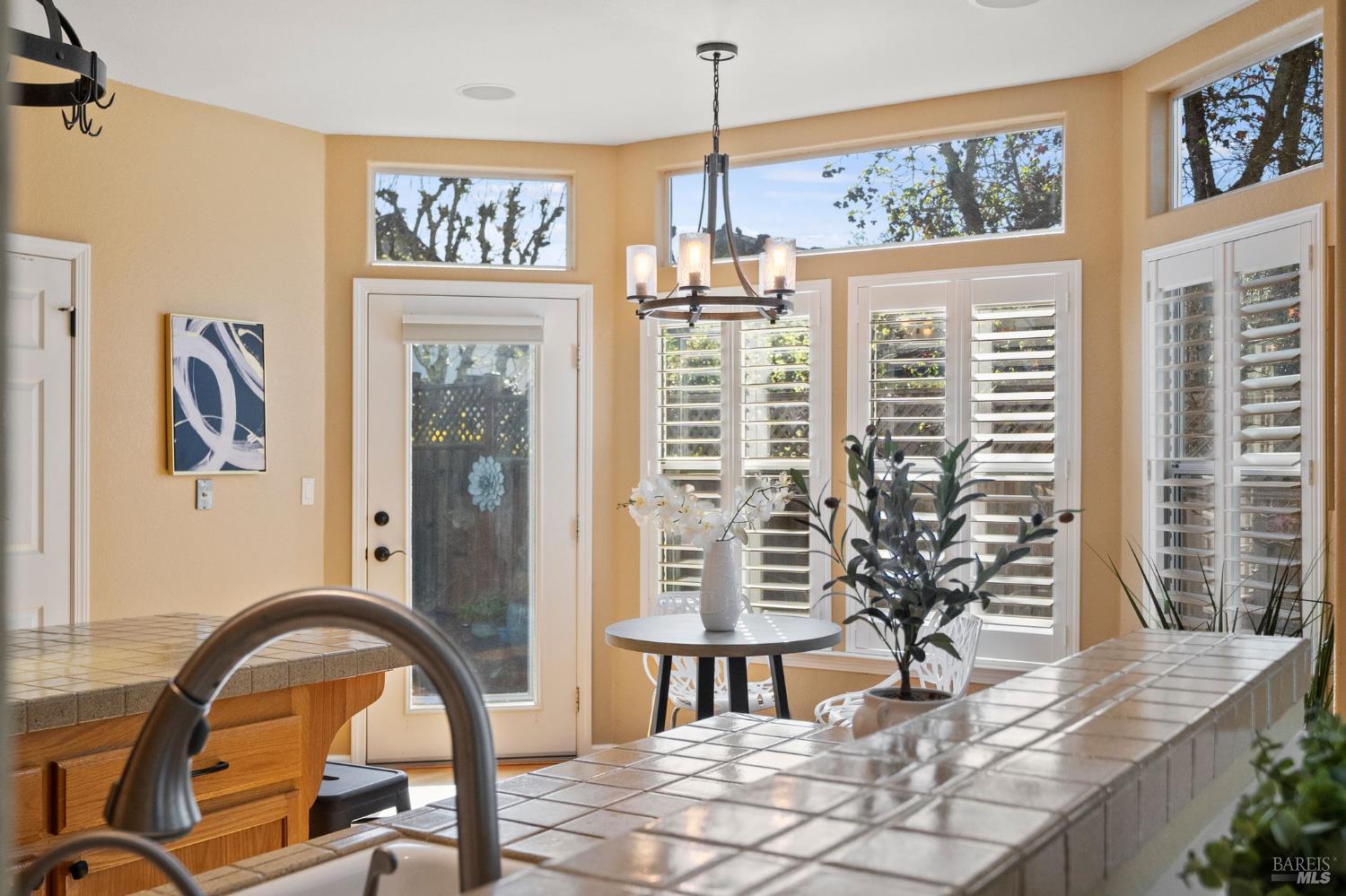 Detail Gallery Image 22 of 72 For 4706 Devonshire Pl, Santa Rosa,  CA 95405 - 5 Beds | 3 Baths