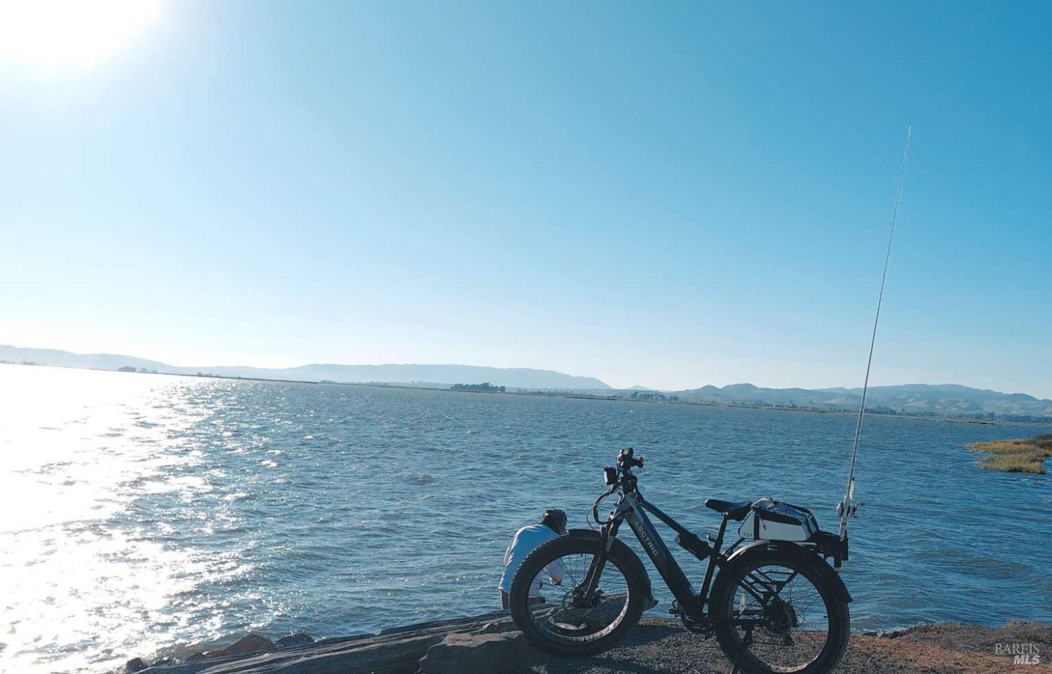 Detail Gallery Image 2 of 26 For 528 Wetlands Edge Rd, American Canyon,  CA 94503 - 4 Beds | 2/1 Baths