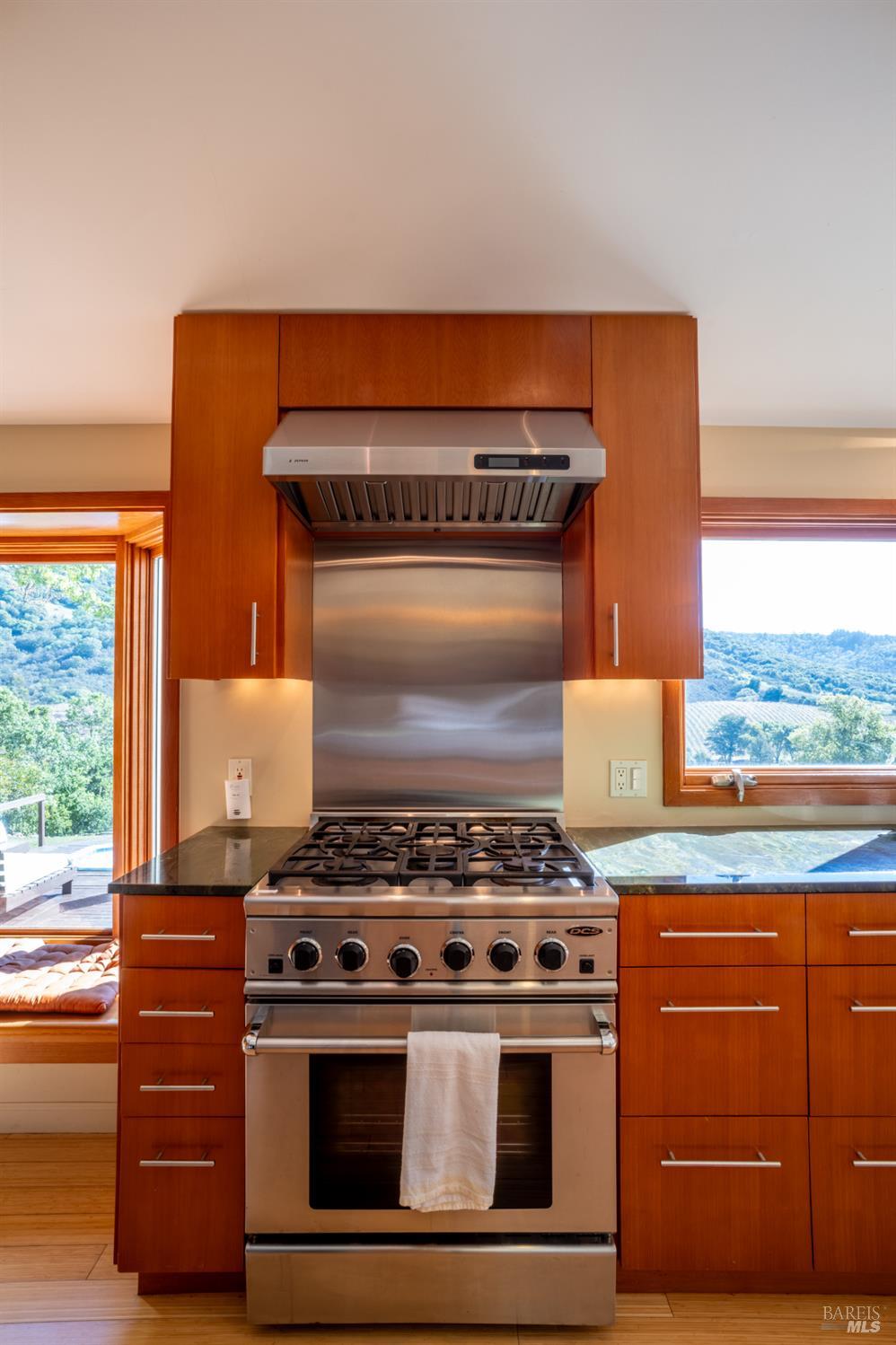 Detail Gallery Image 21 of 49 For 452 Chestnut Ave, Sonoma,  CA 95476 - 3 Beds | 2 Baths