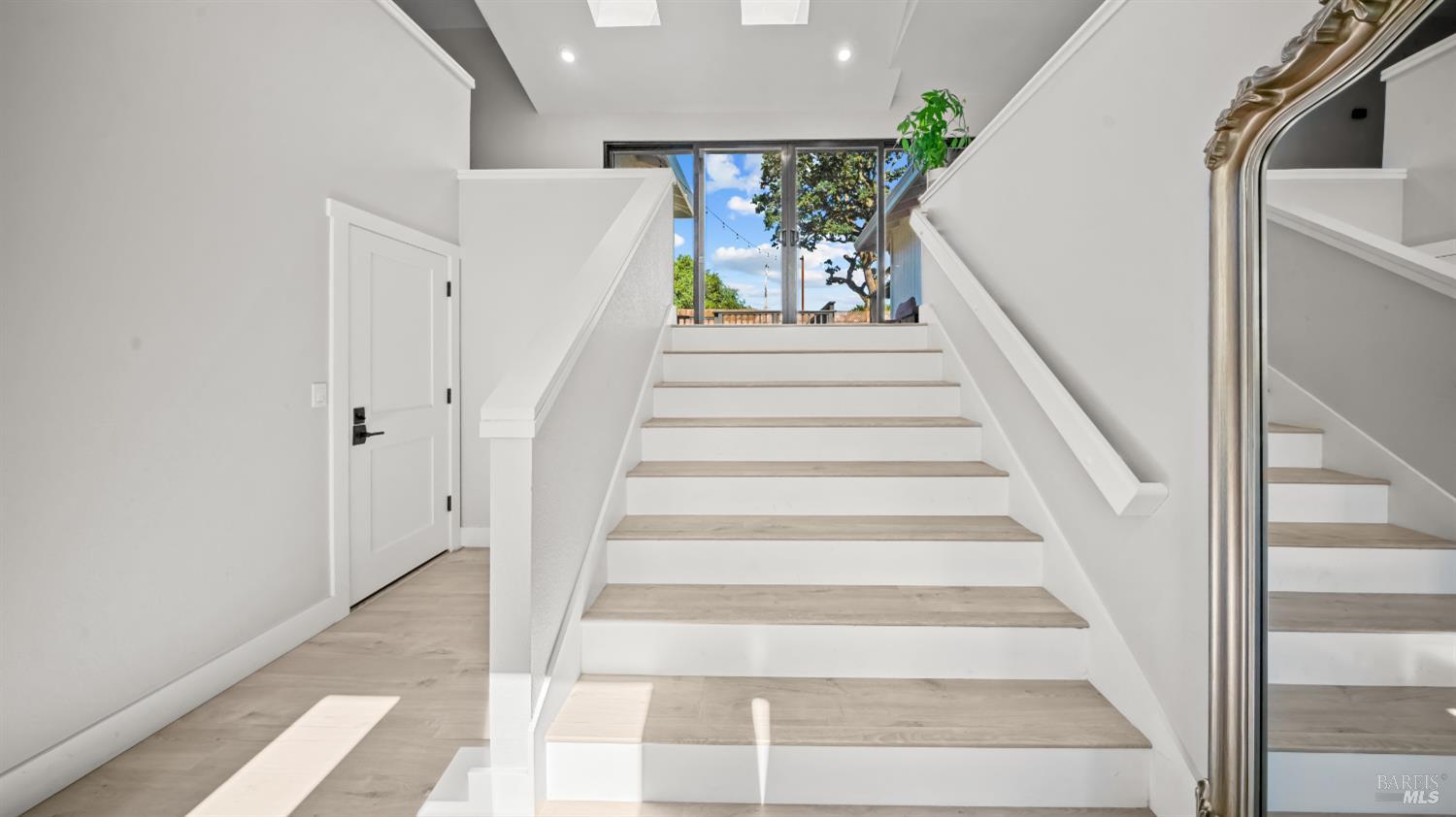 Detail Gallery Image 11 of 91 For 1081 Tamarisk Dr a,  Napa,  CA 94559 - 4 Beds | 3/1 Baths