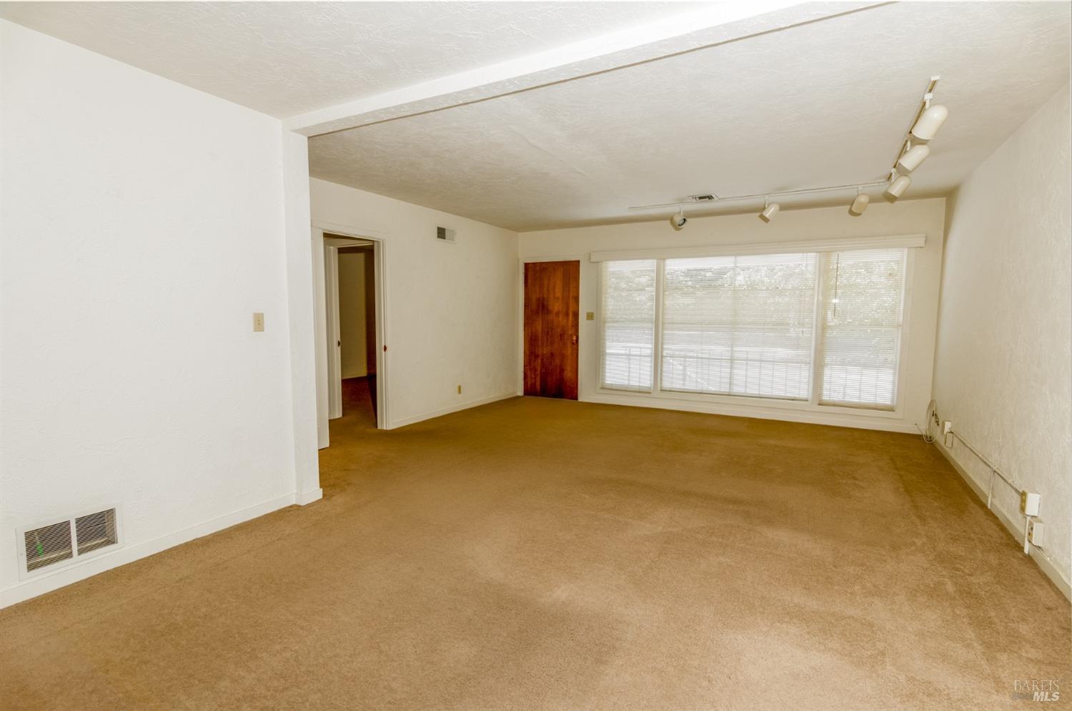 Detail Gallery Image 13 of 30 For 821 Healdsburg Ave, Healdsburg,  CA 95448 - – Beds | – Baths