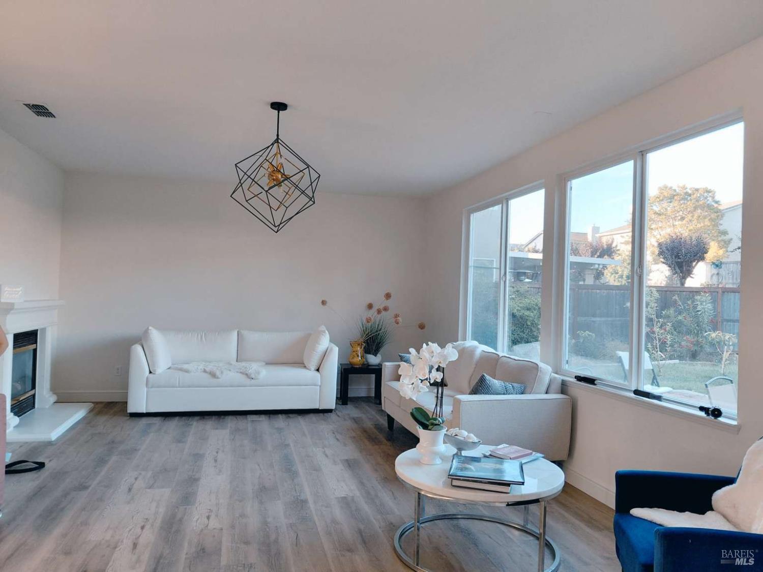 Detail Gallery Image 8 of 26 For 528 Wetlands Edge Rd, American Canyon,  CA 94503 - 4 Beds | 2/1 Baths