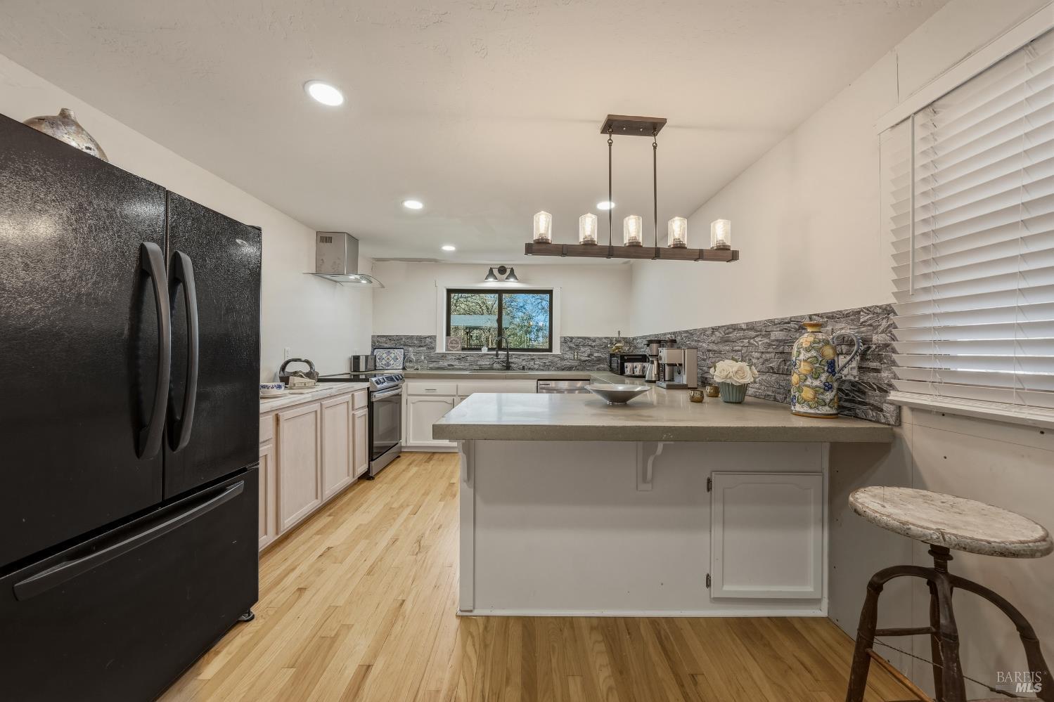 Detail Gallery Image 22 of 75 For 1001 Louis Way, Lakeport,  CA 95453 - 3 Beds | 2/1 Baths